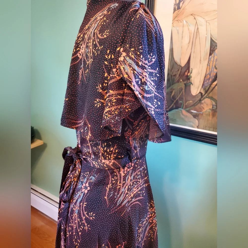 Vintage Elegant Black and Pink Floral Wrapped Dress - Picture 5 of 12